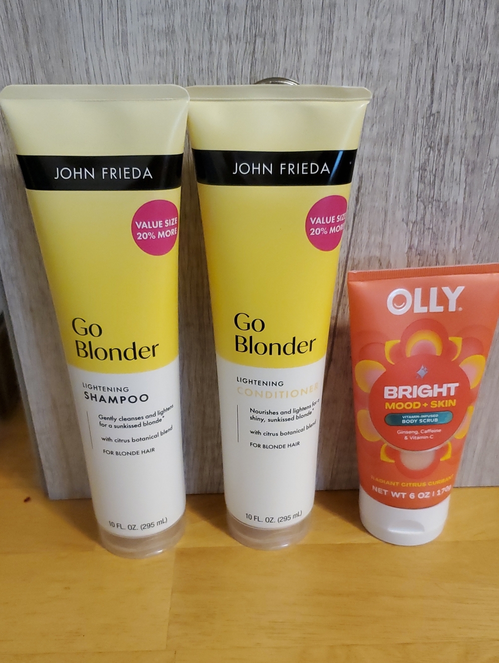 New John Frieda Go Blonder Lightening Shampoo & Conditioner + Olly Body Scrub